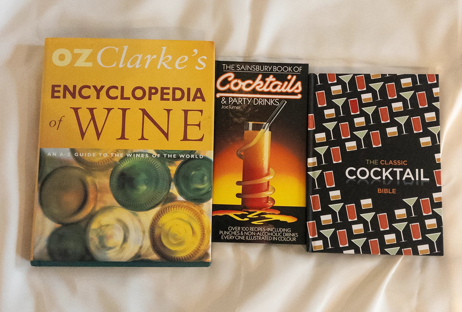 Лот из 3 книг о вине и коктейлях (англоязычные издания)